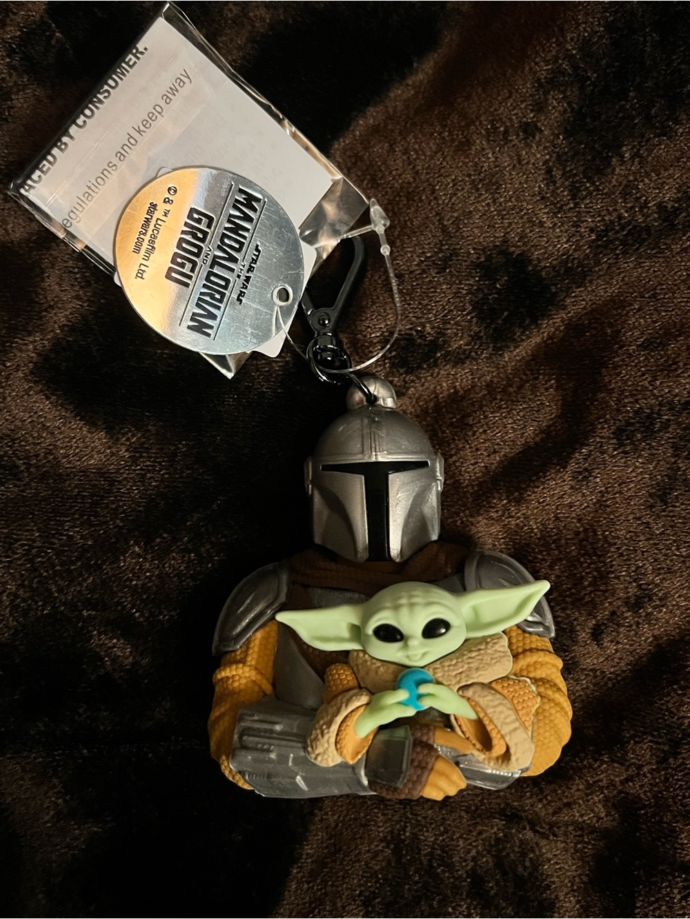 NWT LIMITED RELEASE STAR WARS MANDALORIAN AND GROGU POCKETBAC HOLDER